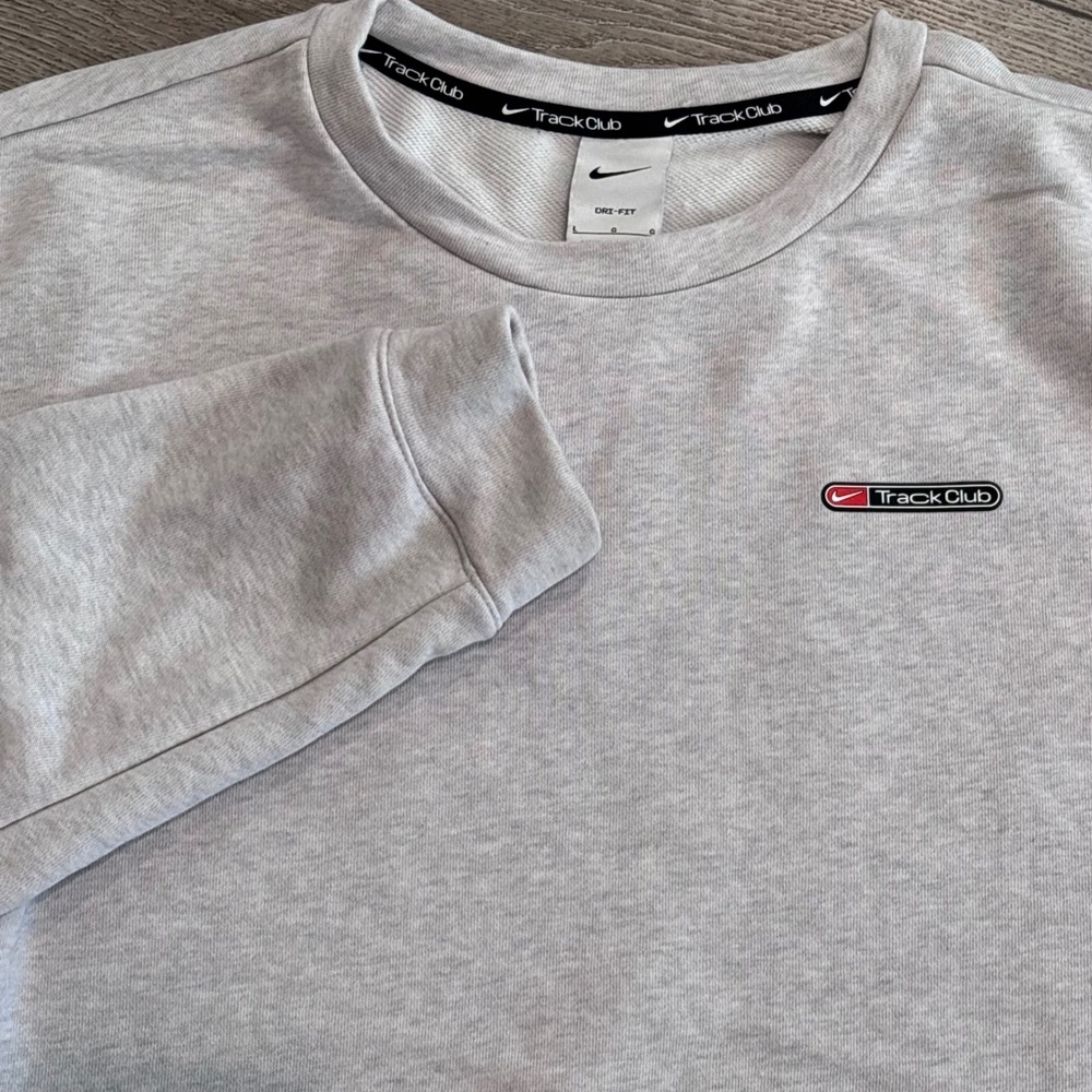 Nike Track Club Sweatshirt Mens Large Grey Dri-FIT Crewneck Activewear Casual